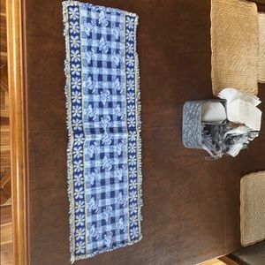 Easter bunny 🐰 flower table runner